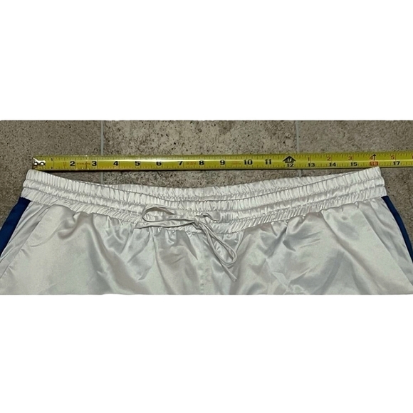 K Jordan Women's Striped Joggers, White/Blue, Size XL - Picture 4 of 9